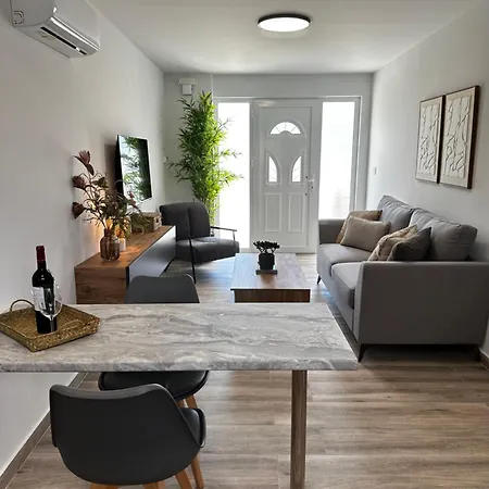 Oleana Cosy